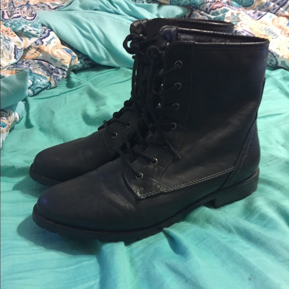 Black boots (women’s 9)